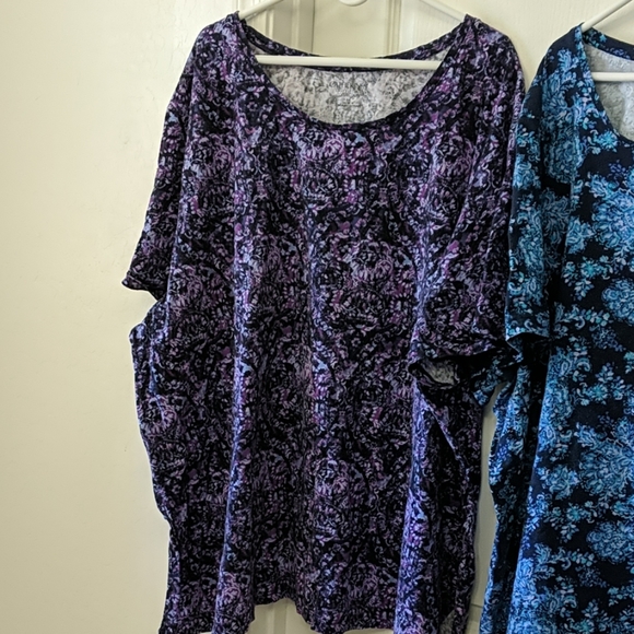 Women's Plus Sized Tops - Picture 1 of 4